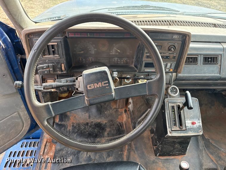 image for item DQ4284 1991 GMC C6500 dump truck