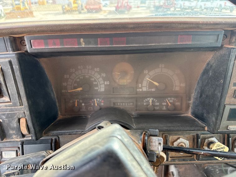 image for item DQ4284 1991 GMC C6500 dump truck