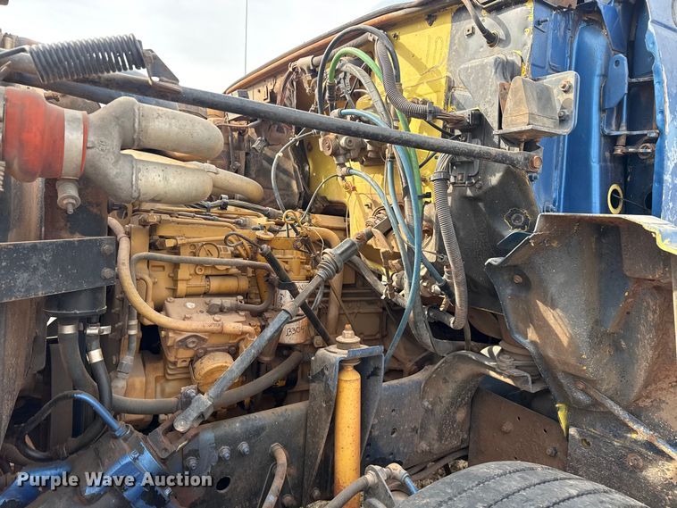 image for item DQ4284 1991 GMC C6500 dump truck