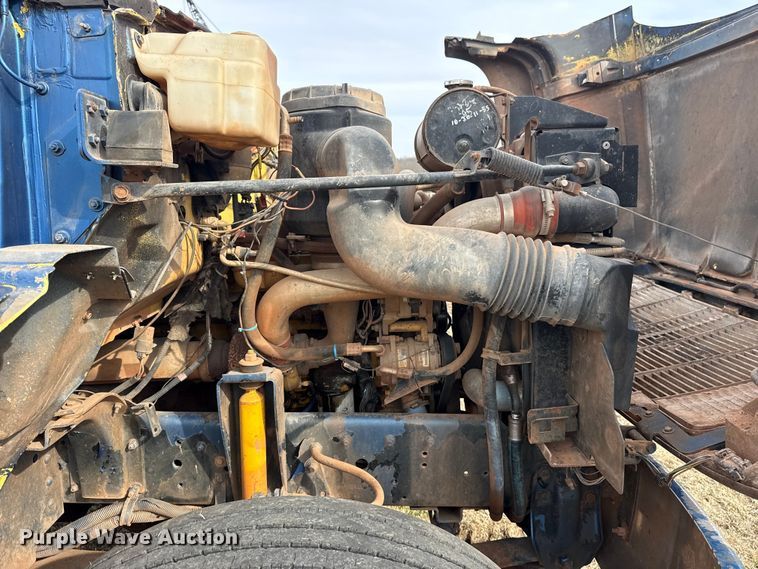 image for item DQ4284 1991 GMC C6500 dump truck