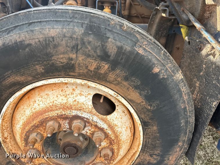 image for item DQ4284 1991 GMC C6500 dump truck