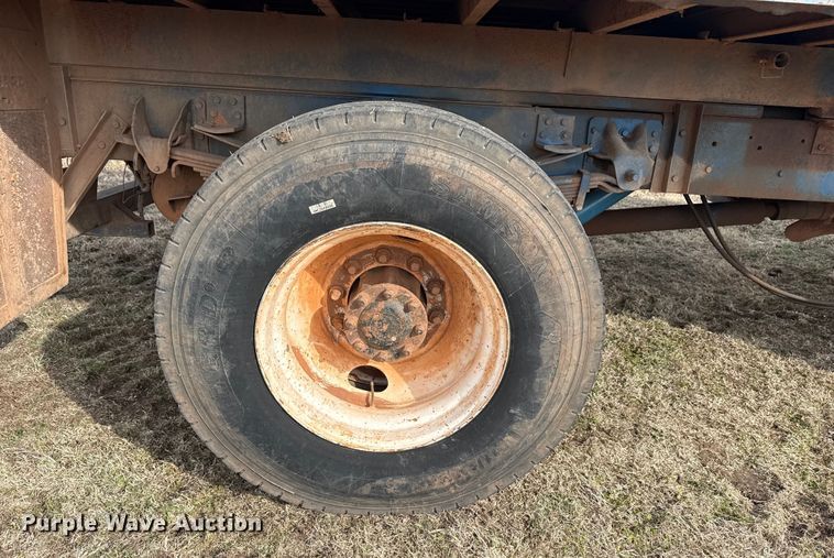 image for item DQ4284 1991 GMC C6500 dump truck