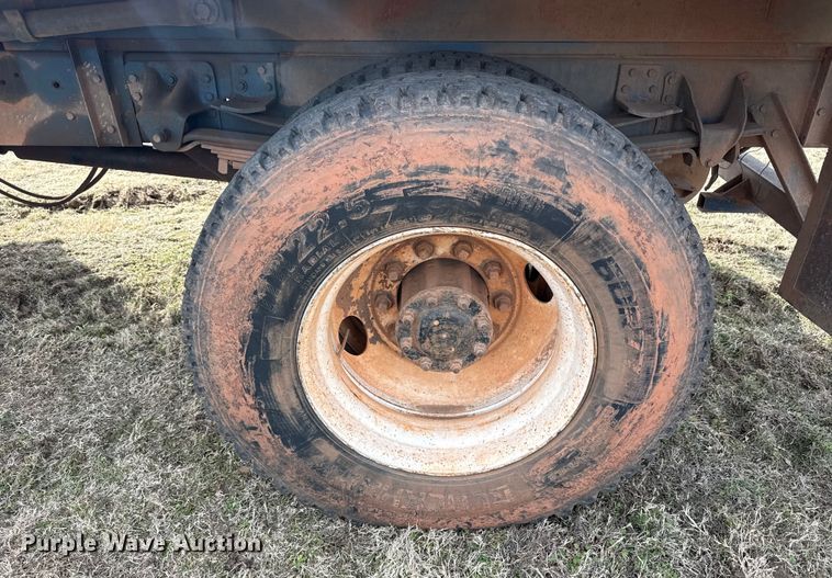 image for item DQ4284 1991 GMC C6500 dump truck