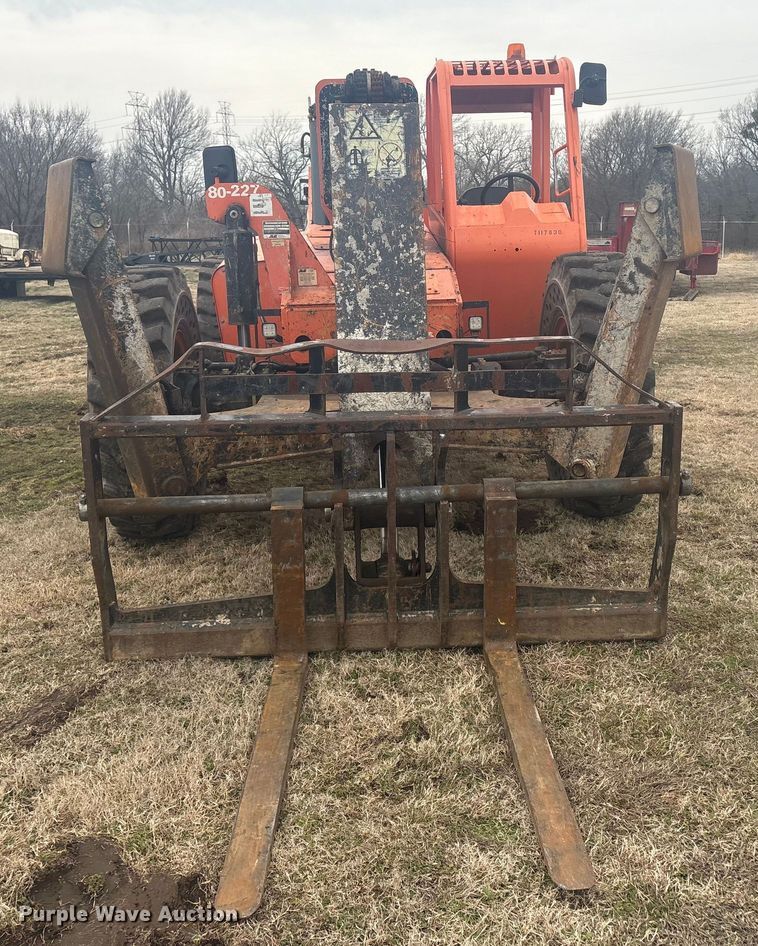image for item DQ4285 2017 JLG Skytrak 10042 telehandler