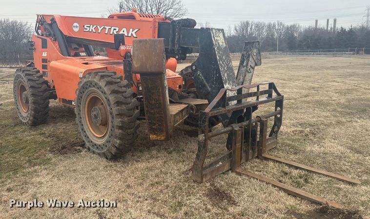 image for item DQ4285 2017 JLG Skytrak 10042 telehandler