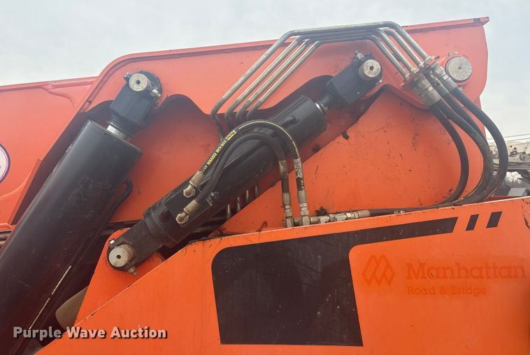 image for item DQ4285 2017 JLG Skytrak 10042 telehandler