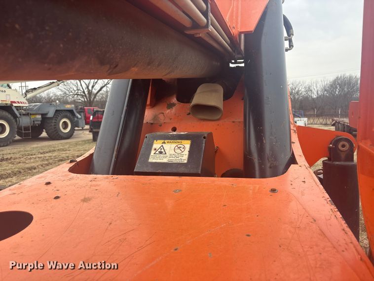 image for item DQ4285 2017 JLG Skytrak 10042 telehandler