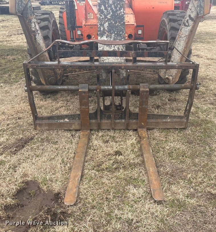 image for item DQ4285 2017 JLG Skytrak 10042 telehandler