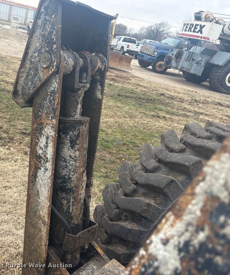 image for item DQ4285 2017 JLG Skytrak 10042 telehandler