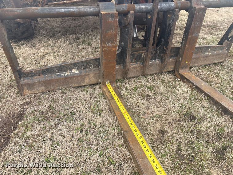 image for item DQ4285 2017 JLG Skytrak 10042 telehandler