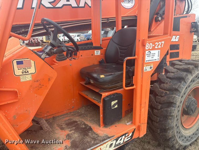 image for item DQ4285 2017 JLG Skytrak 10042 telehandler