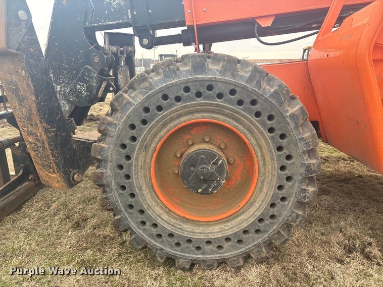 image for item DQ4285 2017 JLG Skytrak 10042 telehandler