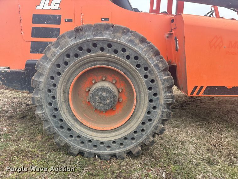 image for item DQ4285 2017 JLG Skytrak 10042 telehandler