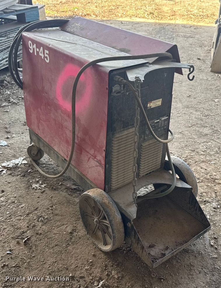 image for item DQ4307 Lincoln Electric SP-250 welder