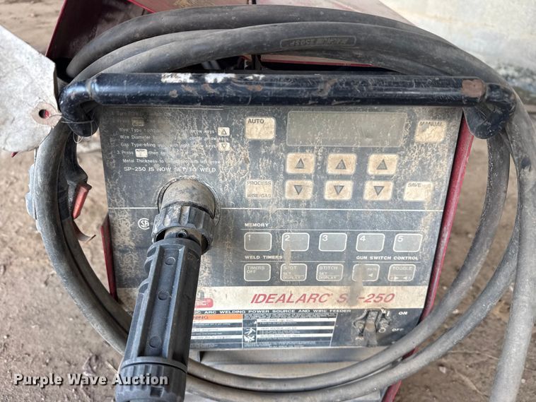 image for item DQ4307 Lincoln Electric SP-250 welder