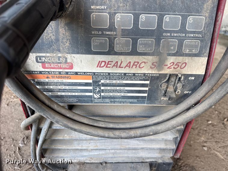 image for item DQ4307 Lincoln Electric SP-250 welder