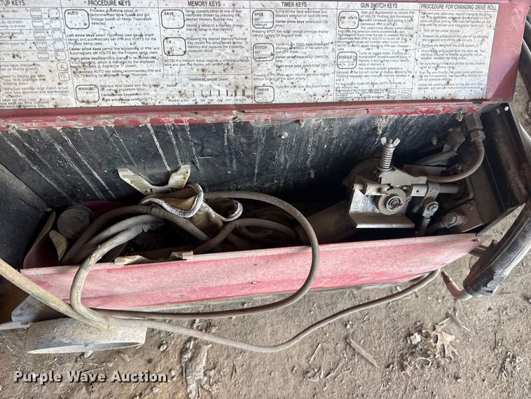 image for item DQ4307 Lincoln Electric SP-250 welder