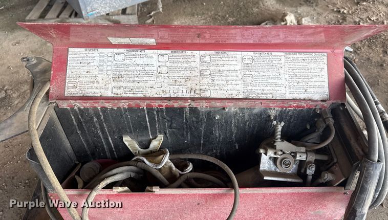 image for item DQ4307 Lincoln Electric SP-250 welder
