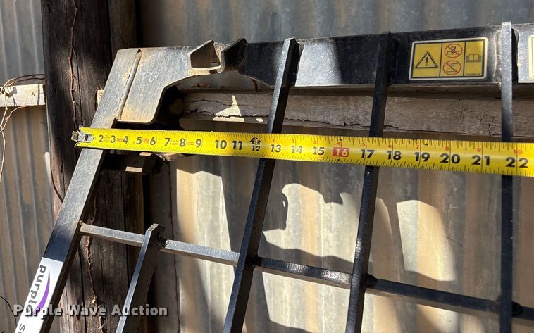 image for item DQ4318 (2) Caterpillar cab guards