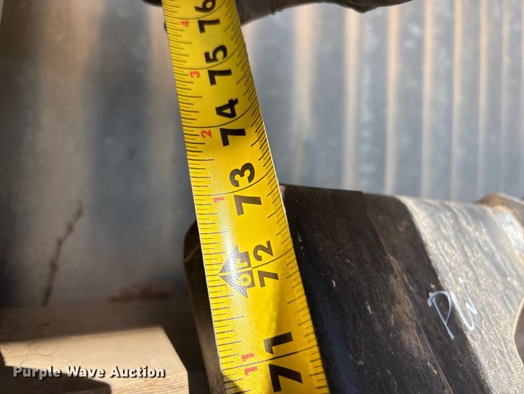 image for item DQ4318 (2) Caterpillar cab guards