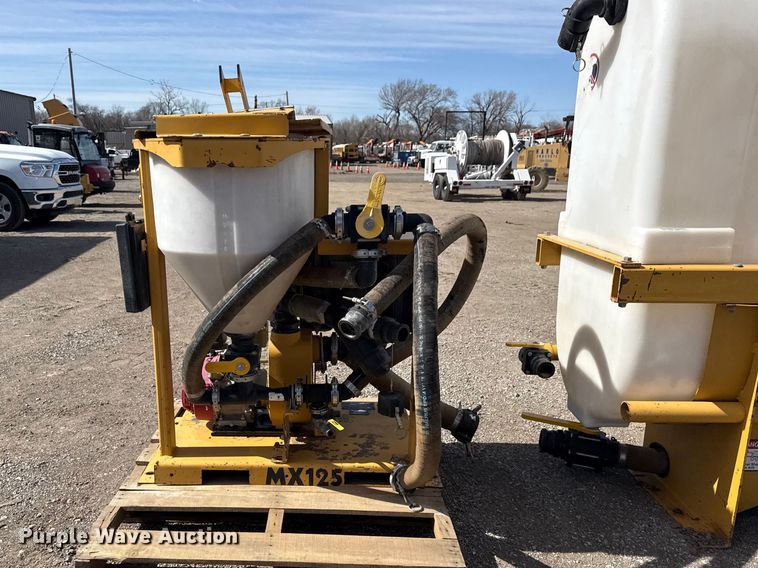 image for item DQ4323 2013 Vermeer MX125 mud mixer