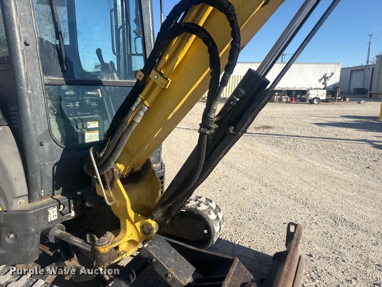 image for item DQ4324 2016 Yanmar ViO35-6A mini excavator