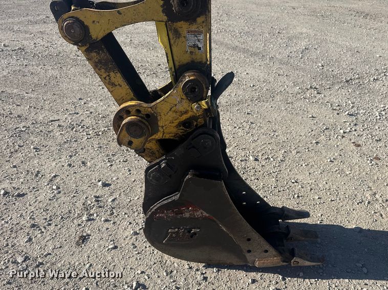 image for item DQ4324 2016 Yanmar ViO35-6A mini excavator