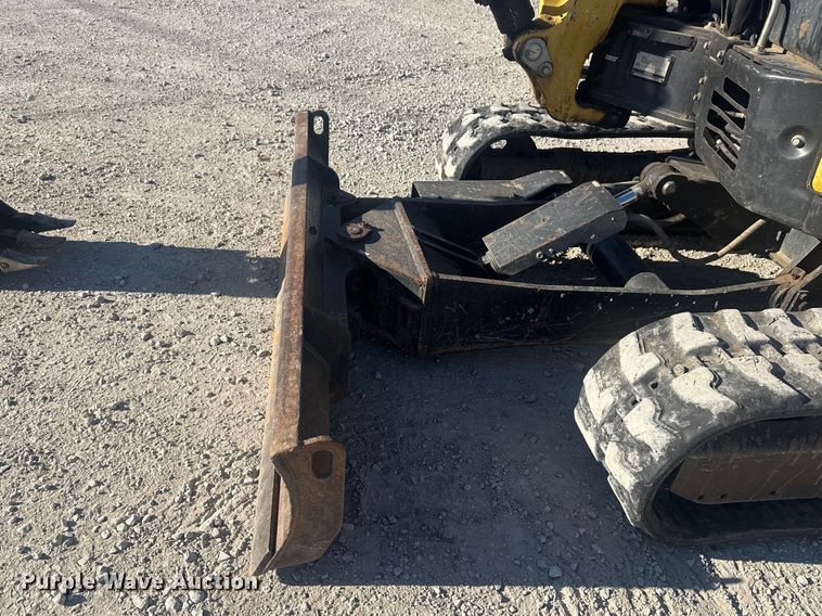 image for item DQ4324 2016 Yanmar ViO35-6A mini excavator