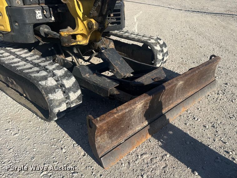 image for item DQ4324 2016 Yanmar ViO35-6A mini excavator