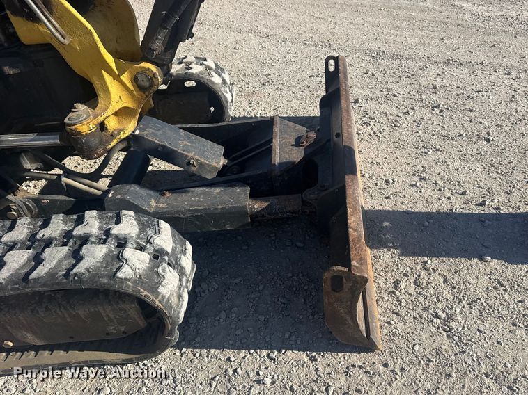 image for item DQ4324 2016 Yanmar ViO35-6A mini excavator