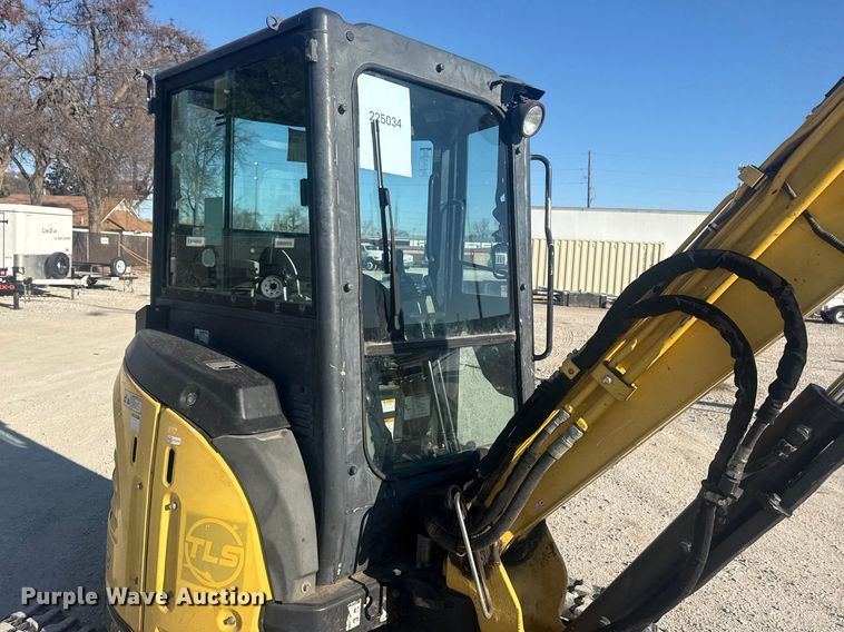 image for item DQ4324 2016 Yanmar ViO35-6A mini excavator