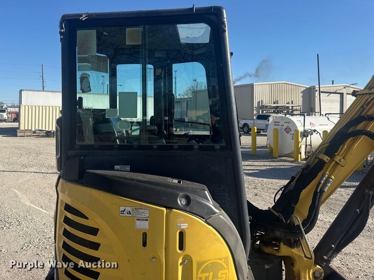 image for item DQ4324 2016 Yanmar ViO35-6A mini excavator