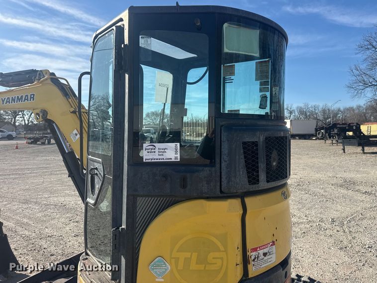 image for item DQ4324 2016 Yanmar ViO35-6A mini excavator