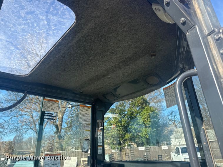 image for item DQ4324 2016 Yanmar ViO35-6A mini excavator