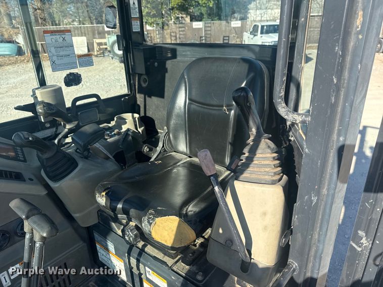 image for item DQ4324 2016 Yanmar ViO35-6A mini excavator