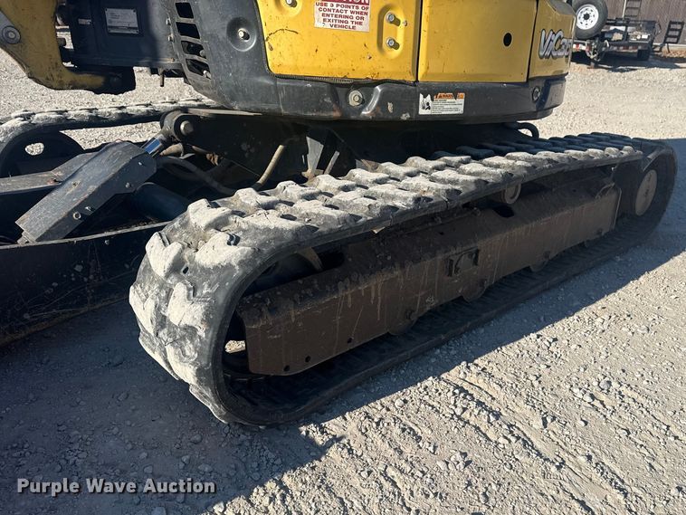 image for item DQ4324 2016 Yanmar ViO35-6A mini excavator