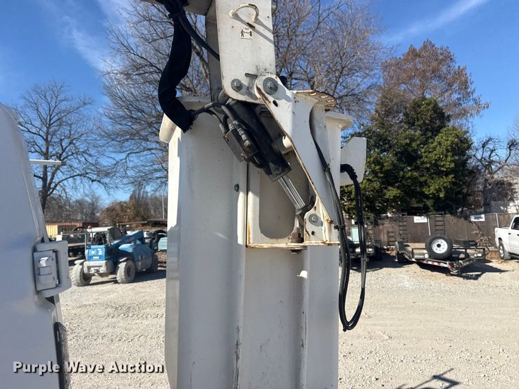 image for item DQ4325 2018 Ford Transit 350 van with bucket lift