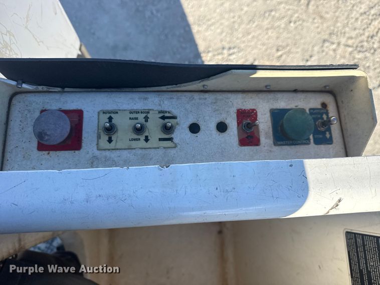 image for item DQ4325 2018 Ford Transit 350 van with bucket lift