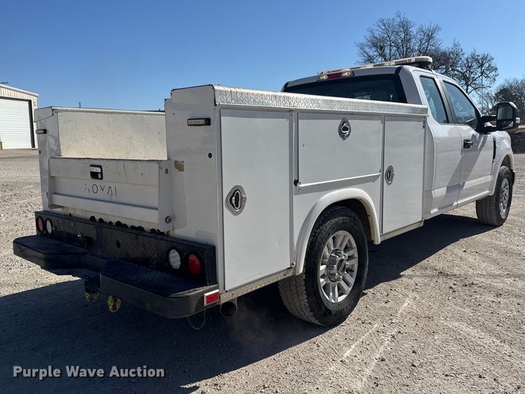 image for item DQ4327 2018 Ford F250 Super Duty Ext. Cab utility bed pickup truck