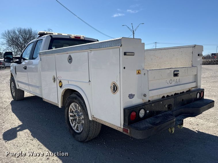 image for item DQ4327 2018 Ford F250 Super Duty Ext. Cab utility bed pickup truck