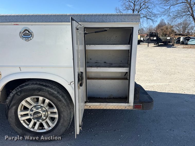 image for item DQ4327 2018 Ford F250 Super Duty Ext. Cab utility bed pickup truck