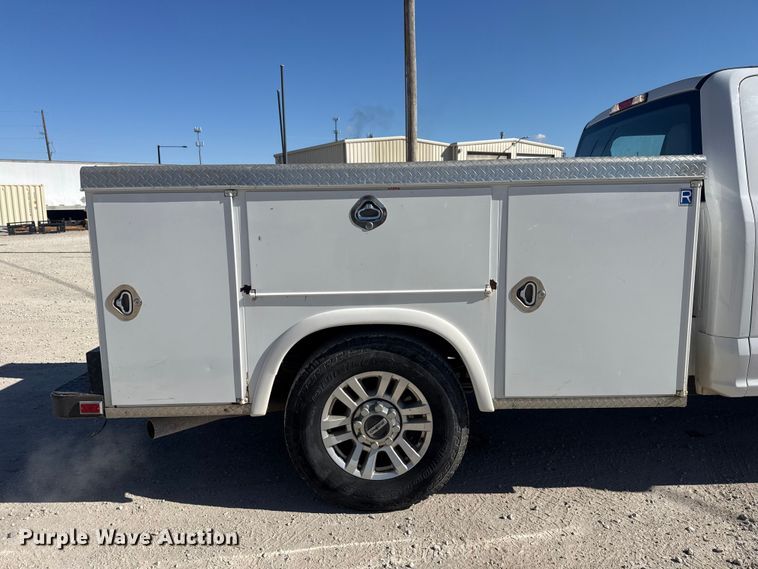 image for item DQ4327 2018 Ford F250 Super Duty Ext. Cab utility bed pickup truck