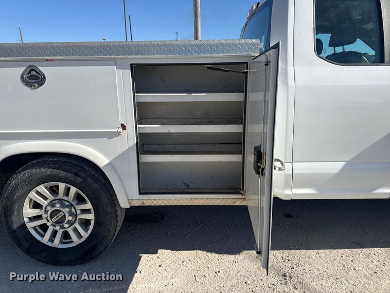 image for item DQ4327 2018 Ford F250 Super Duty Ext. Cab utility bed pickup truck