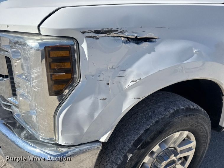 image for item DQ4327 2018 Ford F250 Super Duty Ext. Cab utility bed pickup truck