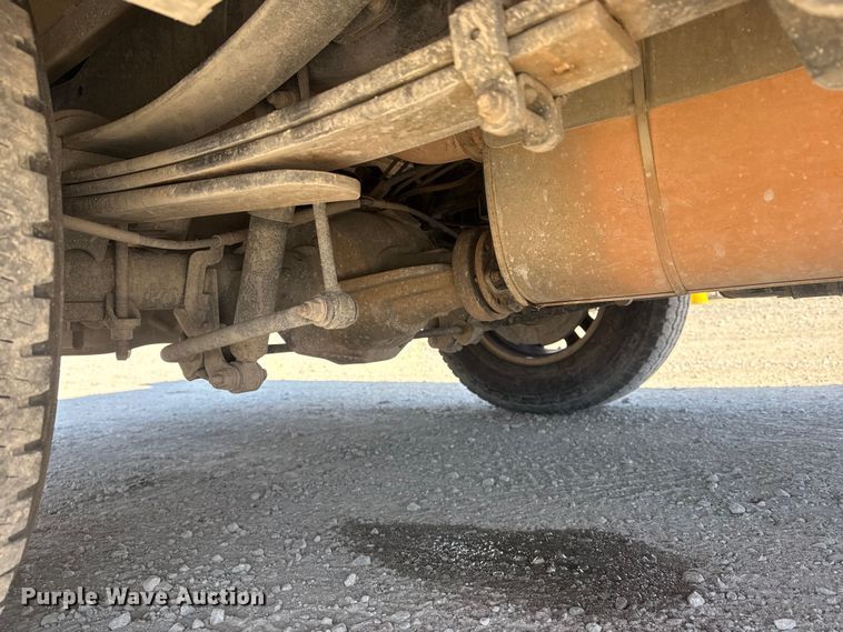 image for item DQ4327 2018 Ford F250 Super Duty Ext. Cab utility bed pickup truck