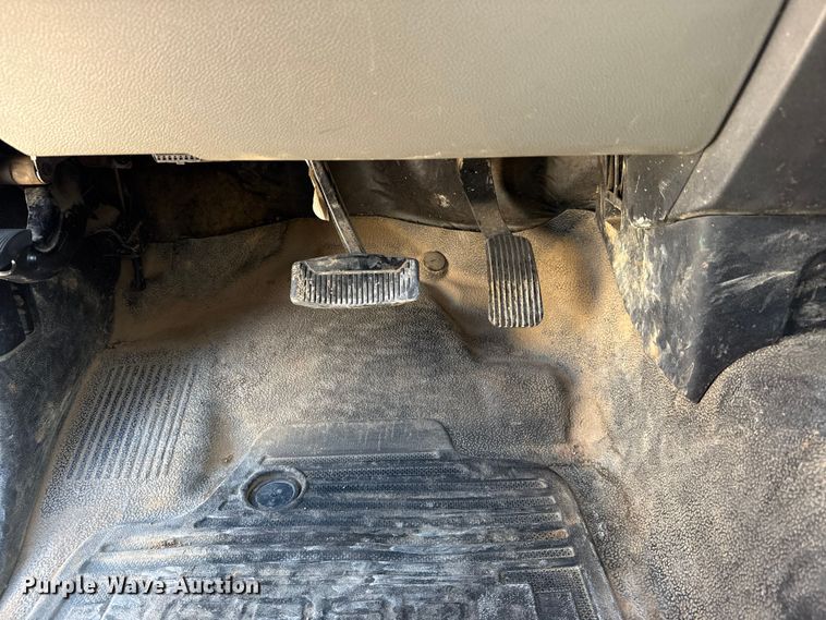 image for item DQ4327 2018 Ford F250 Super Duty Ext. Cab utility bed pickup truck