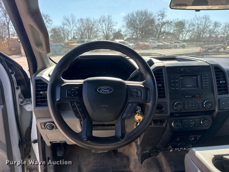 image for item DQ4327 2018 Ford F250 Super Duty Ext. Cab utility bed pickup truck