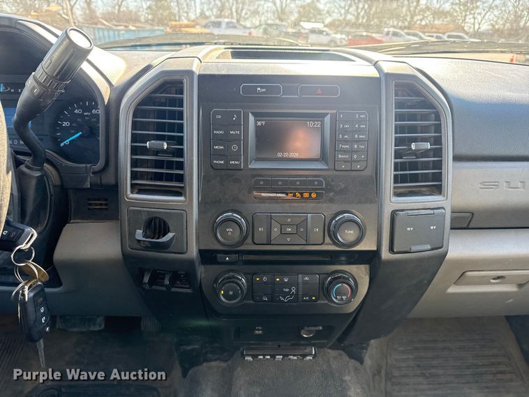 image for item DQ4327 2018 Ford F250 Super Duty Ext. Cab utility bed pickup truck