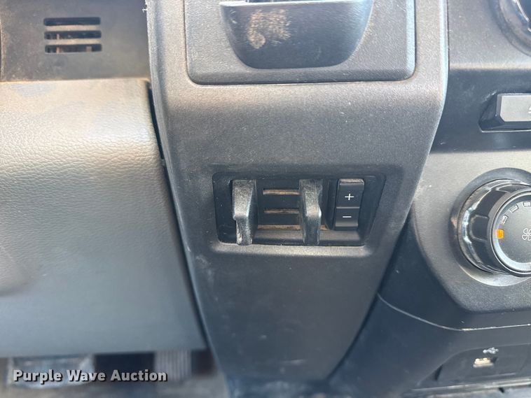 image for item DQ4327 2018 Ford F250 Super Duty Ext. Cab utility bed pickup truck