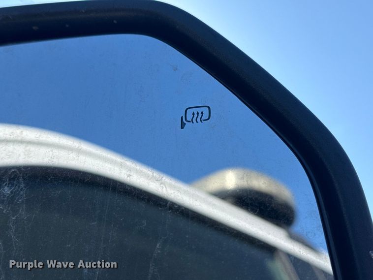 image for item DQ4327 2018 Ford F250 Super Duty Ext. Cab utility bed pickup truck